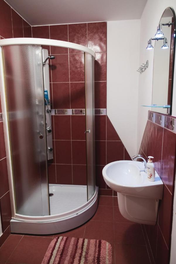 Smb Holiday Apartment Brasov Bagian luar foto