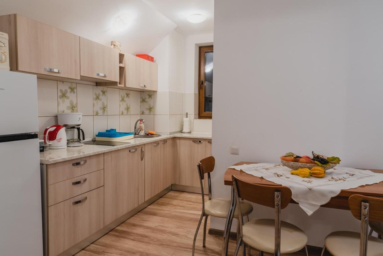 Smb Holiday Apartment Brasov Bagian luar foto