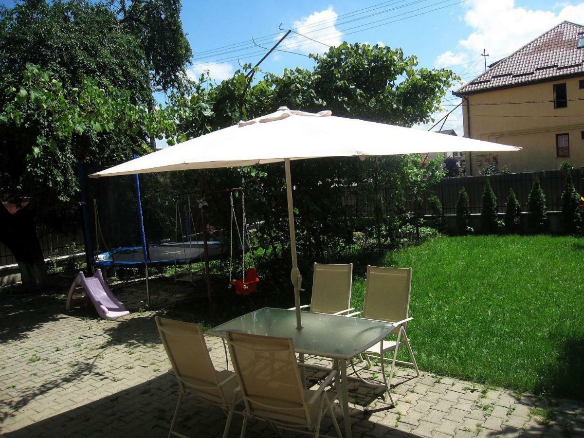 Smb Holiday Apartment Brasov Bagian luar foto